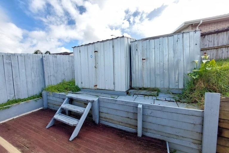Photo of property in 27 Gordon Stanley Drive, Massey, Auckland, 0614