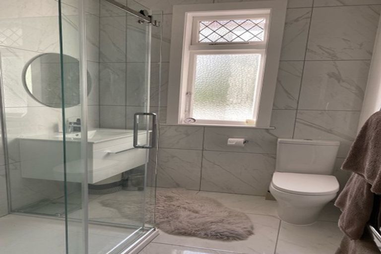 Photo of property in 28 Chamberlain Road, Karori, Wellington, 6012