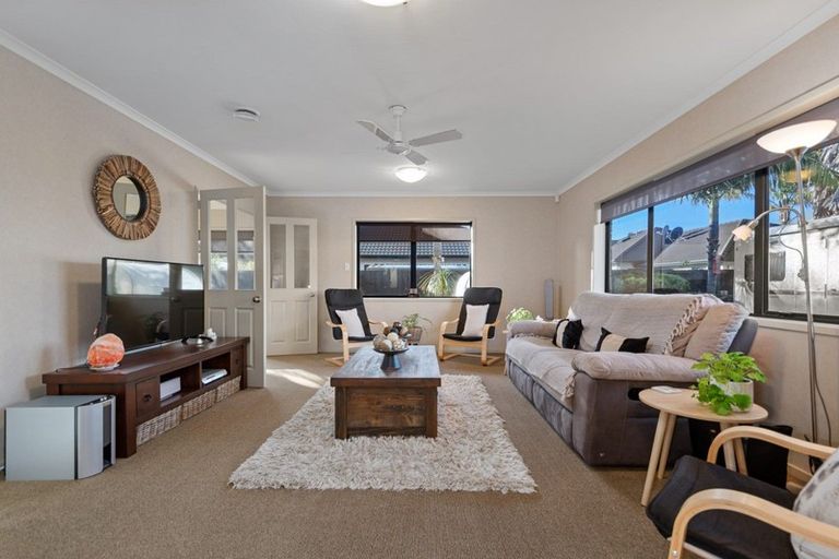 Photo of property in 5 Madeira Close, Papamoa Beach, Papamoa, 3118