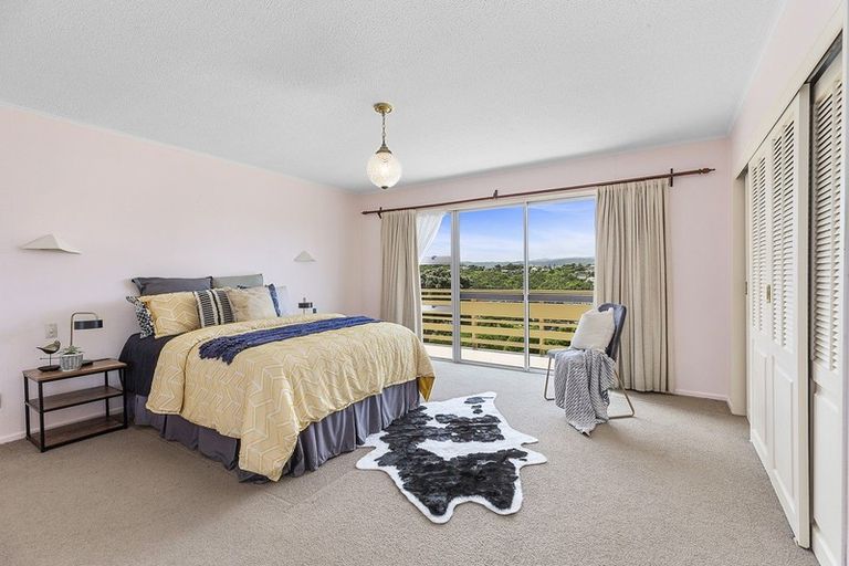 Photo of property in 99 Akaroa Drive, Maupuia, Wellington, 6022