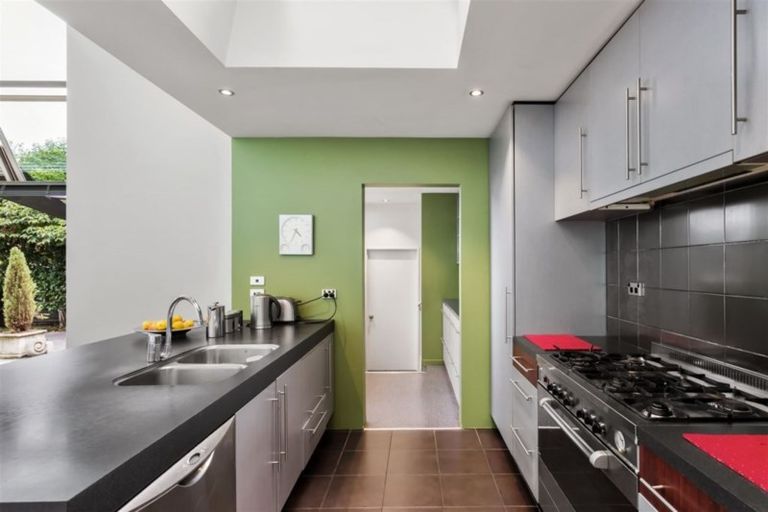 Photo of property in 8 Elmwood Road, Strowan, Christchurch, 8052