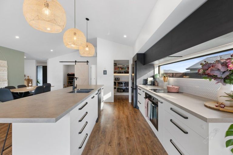 Photo of property in 39 Plover Avenue, Amberley, 7410