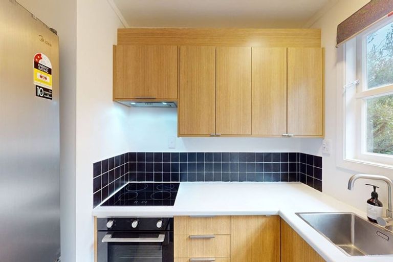 Photo of property in 24f2 Crieff Street, Northland, Wellington, 6012