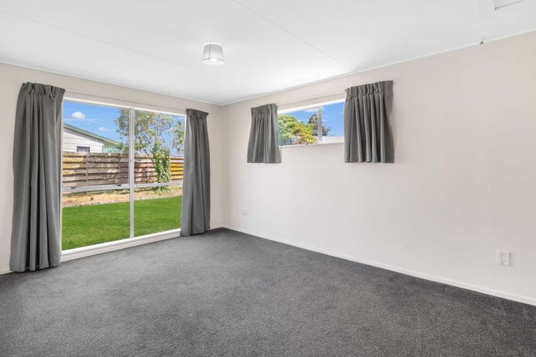 Photo of property in 41 Acacia Street, Kelvin Grove, Palmerston North, 4414