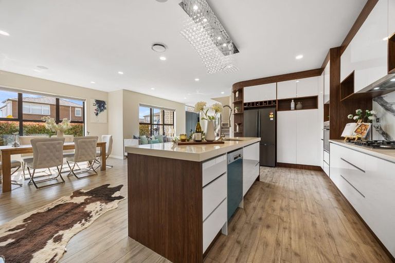 Photo of property in 67 Drumbuoy Drive, Flat Bush, Auckland, 2019