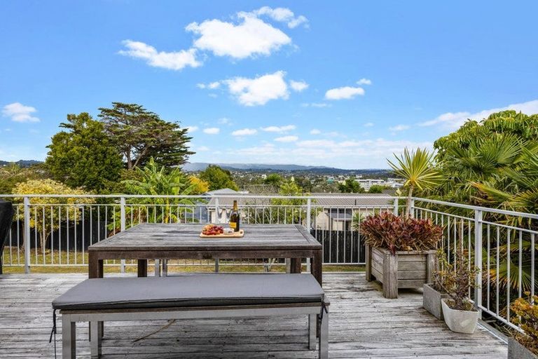 Photo of property in 1a Pleasant Road, Glen Eden, Auckland, 0602