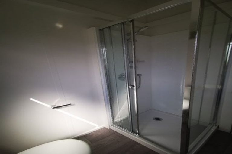 Photo of property in 20 Serwayne Place, Sunnyvale, Auckland, 0612