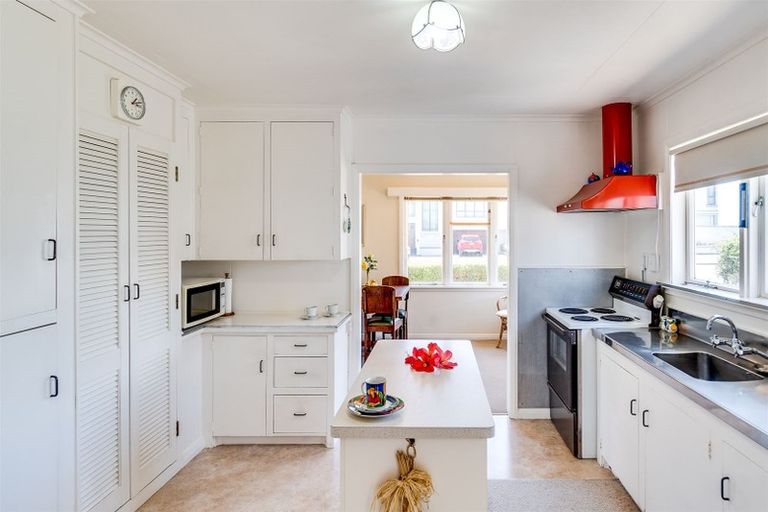 Photo of property in 42 Charles Street, Westshore, Napier, 4110