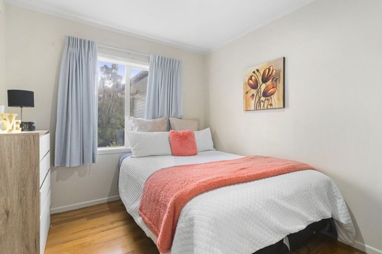 Photo of property in 25 Coroglen Avenue, Birkenhead, Auckland, 0626