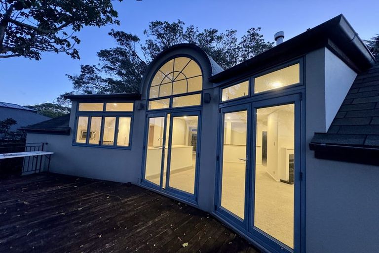 Photo of property in 1/5 Princes Street, Northcote Point, Auckland, 0627