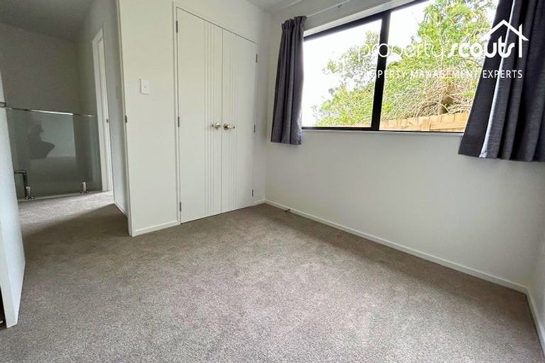 Photo of property in 3/116 Colwill Road, Massey, Auckland, 0614