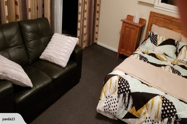 Photo of property in 13 Kokiri Street, Te Atatu South, Auckland, 0610