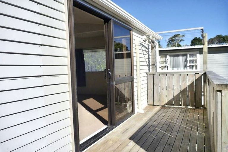 Photo of property in 20 Lincoln Avenue, Tawa, Wellington, 5028