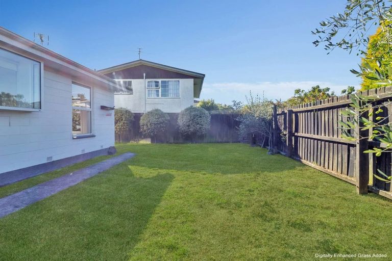Photo of property in 12 Delaware Crescent, Russley, Christchurch, 8042