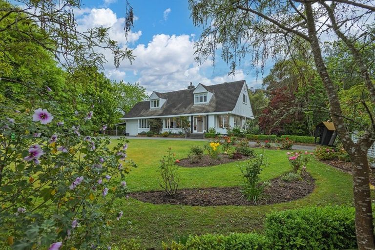 Photo of property in 35 Wanganui Road, Marton, 4710