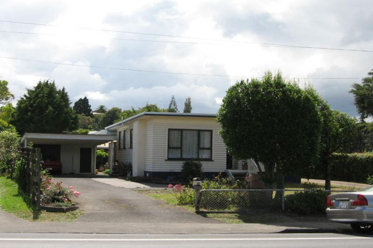Photo of property in 75 Godley Road, Green Bay, Auckland, 0604