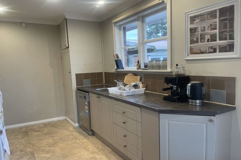 Photo of property in 52 Dyer Street, Epuni, Lower Hutt, 5011