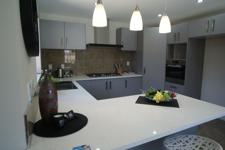 Photo of property in 3a Crompton Road, Massey, Auckland, 0614