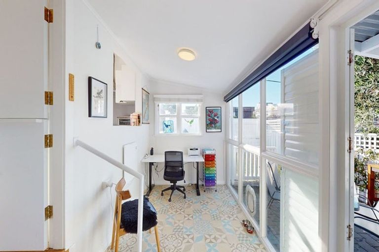 Photo of property in 96 Marine Parade, Paraparaumu Beach, Paraparaumu, 5032
