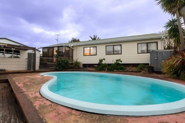Photo of property in 156 Carnoustie Drive, Wattle Downs, Auckland, 2103