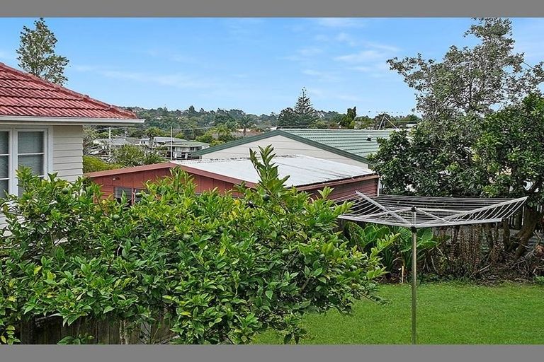 Photo of property in 1/114 Kervil Avenue, Te Atatu Peninsula, Auckland, 0610