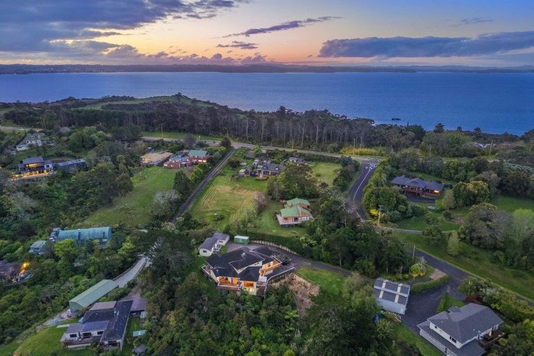 Photo of property in 4 Clayden Drive, Gulf Harbour, Whangaparaoa, 0930