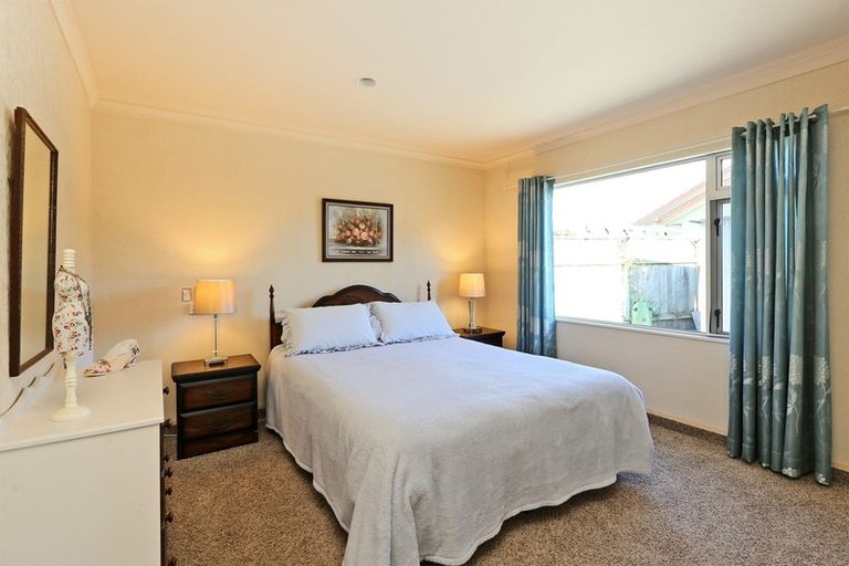 Photo of property in 10 Rutland Place, Taradale, Napier, 4112