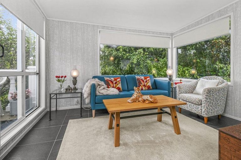 Photo of property in 1/6 Mahuta Grove, Northcote, Auckland, 0627