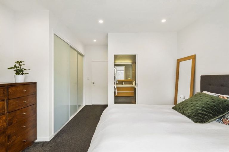 Photo of property in 75a Shakespeare Road, Milford, Auckland, 0620