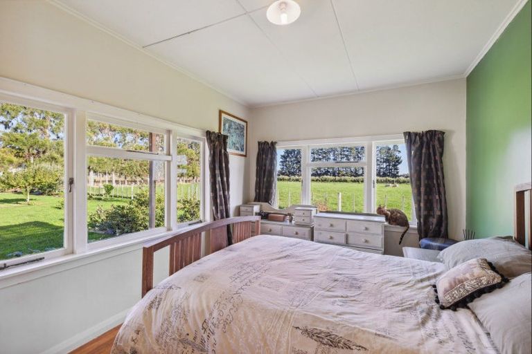 Photo of property in 25 Boulton Road, Levin, 5510