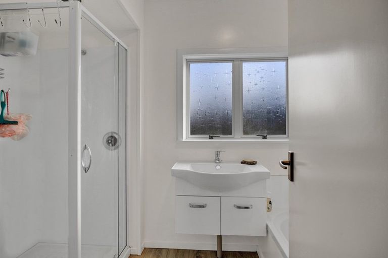 Photo of property in 1352 Devon Road, Brixton, Waitara, 4382
