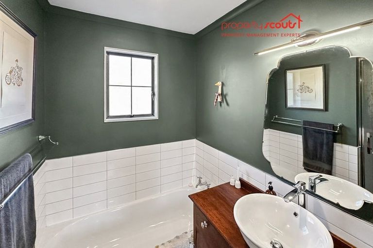 Photo of property in 2 Whitechapel Grove, Stokes Valley, Lower Hutt, 5019