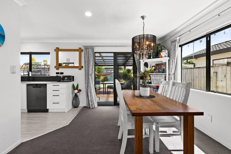 Photo of property in 8 Bucksburn Place, Greenmeadows, Napier, 4112