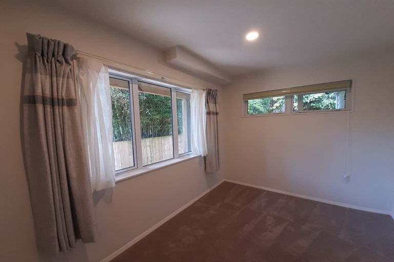Photo of property in 6a Hiwihau Place, Glenfield, Auckland, 0629
