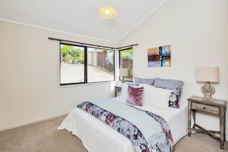 Photo of property in 34 Oaktree Avenue, Browns Bay, Auckland, 0630