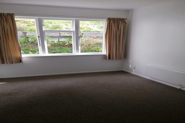 Photo of property in 32 Arapiko Street, Johnsonville, Wellington, 6037