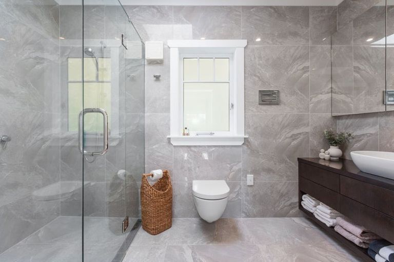 Photo of property in 24 Walter Road, Lowry Bay, Lower Hutt, 5013