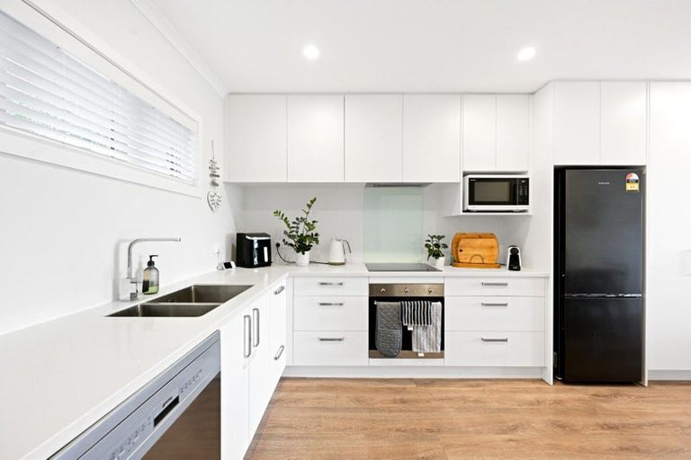 Photo of property in 10/19u Ruakiwi Road, Hamilton Lake, Hamilton, 3204