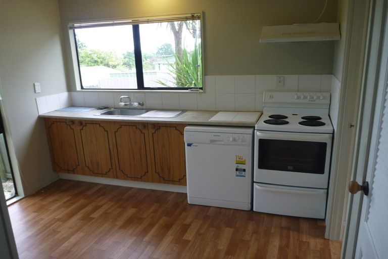 Photo of property in 4/64a Birkdale Road, Birkdale, Auckland, 0626