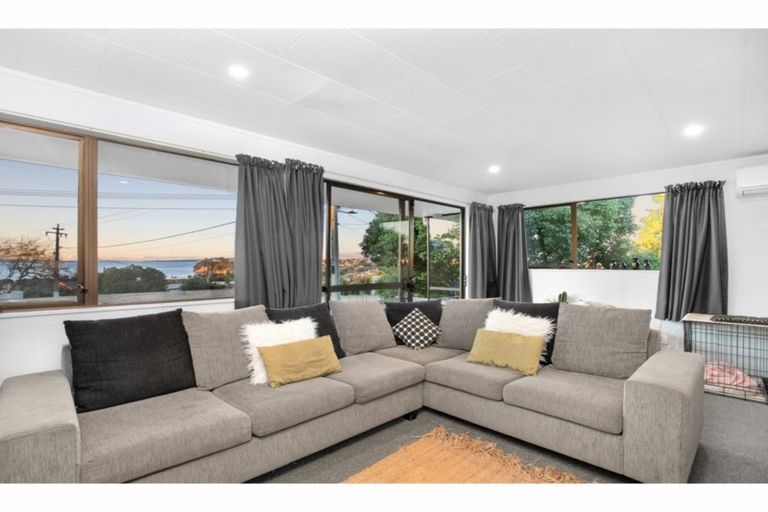 Photo of property in 12 Kauri Road, Stanmore Bay, Whangaparaoa, 0932