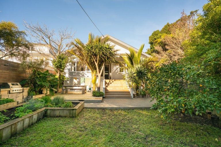 Photo of property in 1/121 Hataitai Road, Hataitai, Wellington, 6021