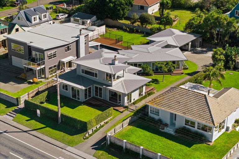 Photo of property in 41 Moana Road, Okitu, Gisborne, 4010