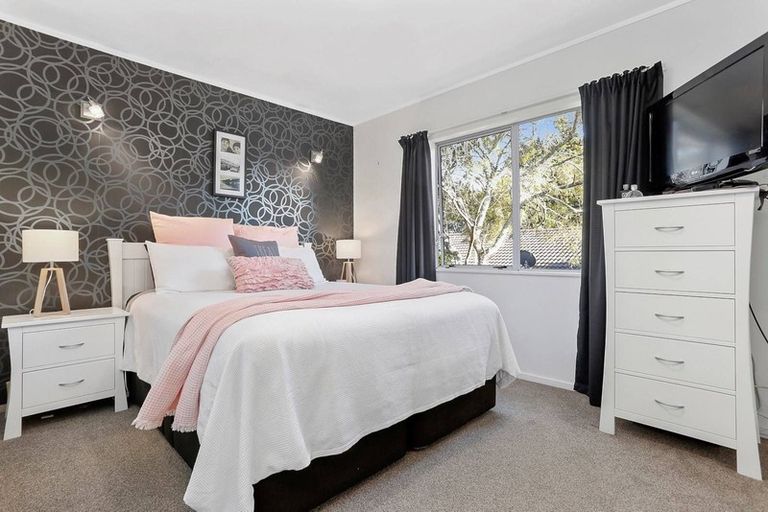 Photo of property in 1/7 Quiet Street, Te Atatu South, Auckland, 0610