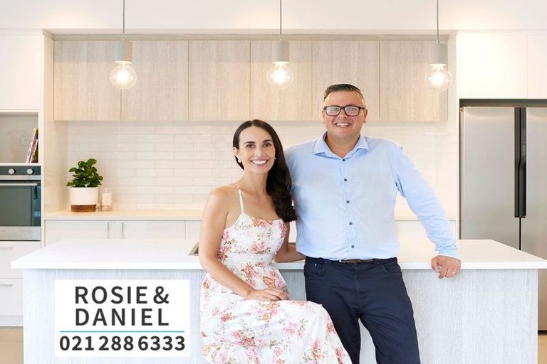 Photo of property in 33a Gill Avenue, Te Atatu Peninsula, Auckland, 0610