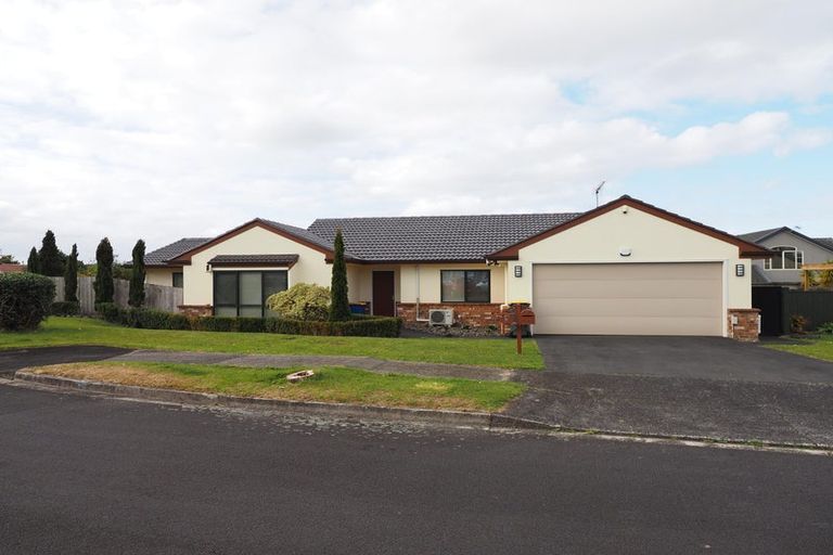 Photo of property in 9 Graven Court, Henderson, Auckland, 0612