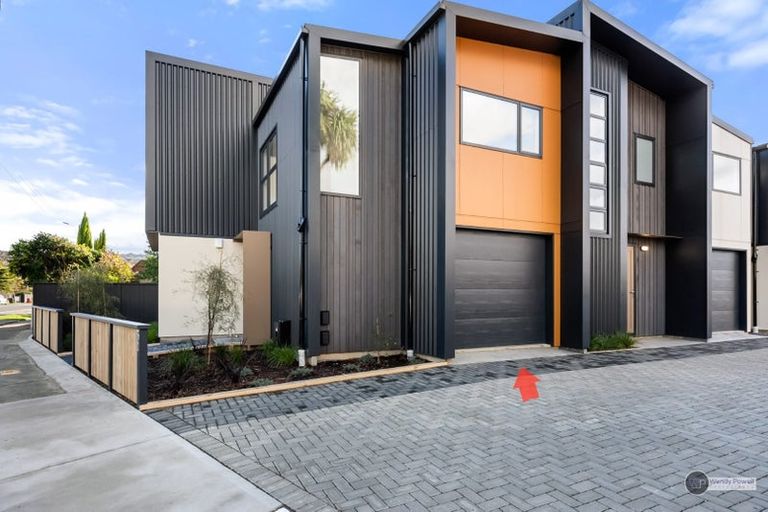 Photo of property in 1/51 Kings Crescent, Hutt Central, Lower Hutt, 5010