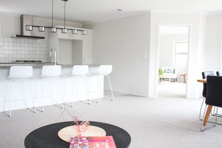 Photo of property in 27 Farnworth Terrace, Churton Park, Wellington, 6037