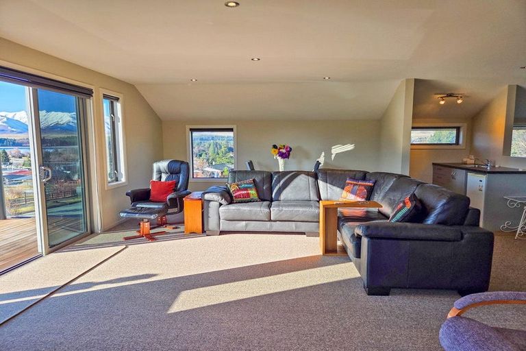 Photo of property in 35 Aorangi Crescent, Lake Tekapo, 7999