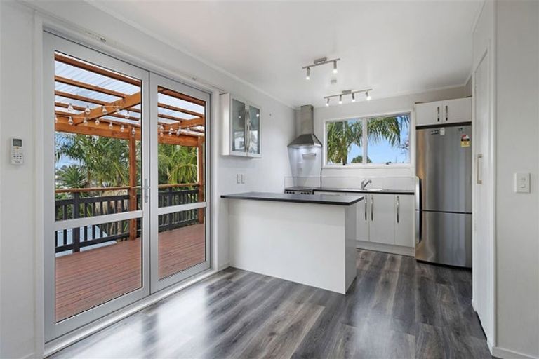 Photo of property in 62 Gallony Avenue, Massey, Auckland, 0614