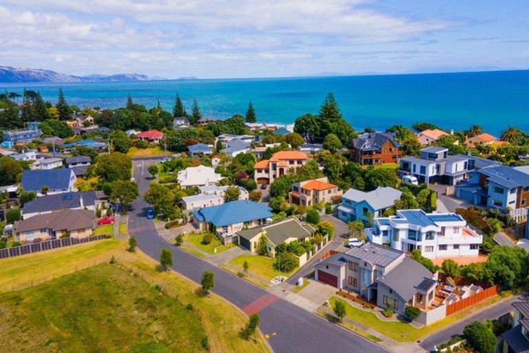 Photo of property in 11 Avion Terrace, Raumati Beach, Paraparaumu, 5032
